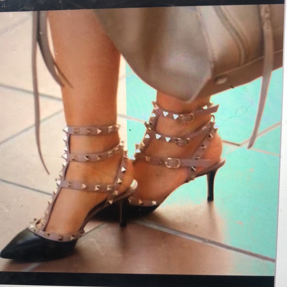 Black Kaitlyn Pan studded kitten Heels w/ box 9